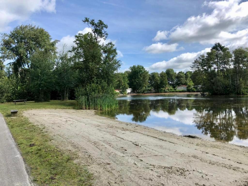 Villa Landzicht Natuur Rust En Ruimte à Oosterwolde  Extérieur photo