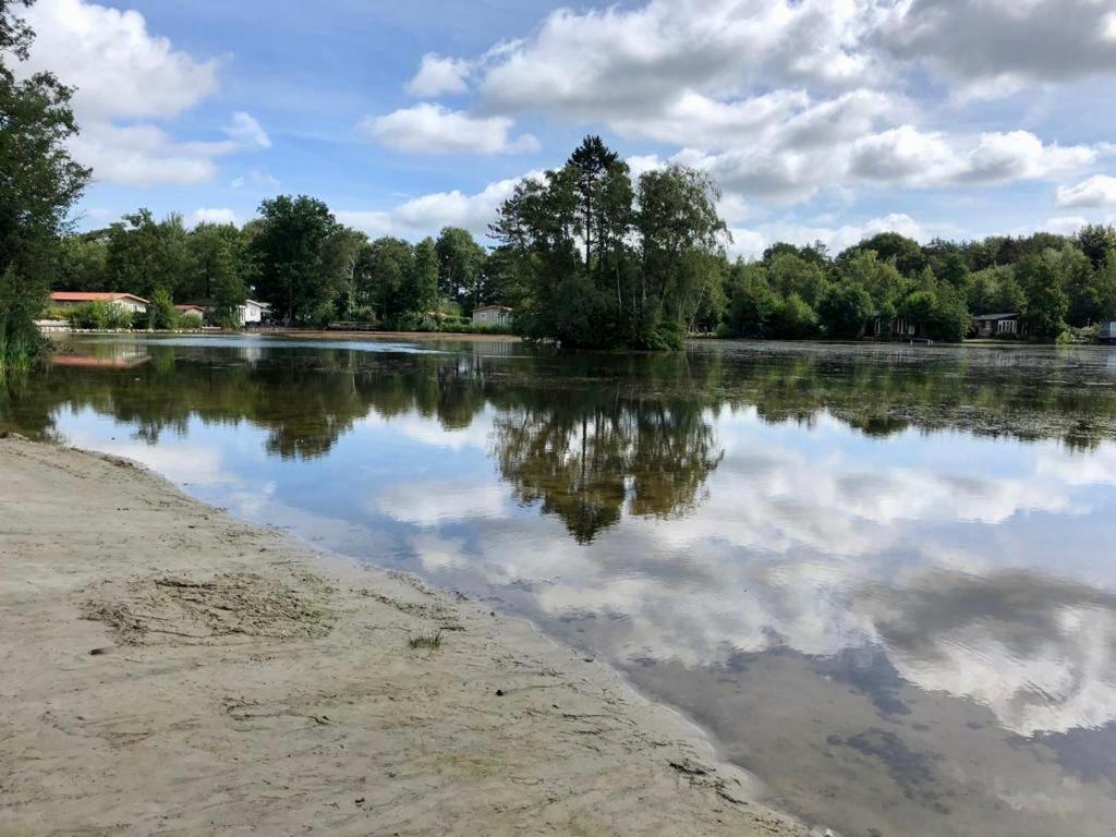 Villa Landzicht Natuur Rust En Ruimte à Oosterwolde  Extérieur photo